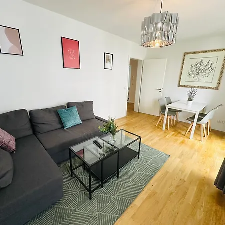 Urban-Flats-Berlin-Aparthotel-Room