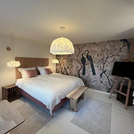 Table-Rase-Hotel-Theux-Room