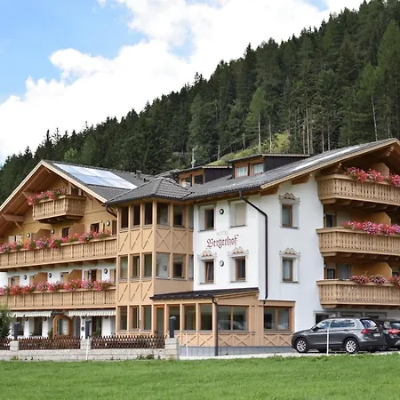 Almhotel-Bergerhof-Sarentino-Exterior