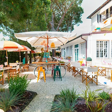 Hotel-La-Pineta-Al-Mare-Forte-dei-Marmi-Exterior