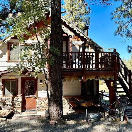 Big-Bear-Lake-Tulip-Lane-Cabin-N22-Exterior