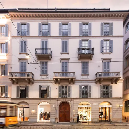 Domya-Manzoni-25-Milan-Exterior