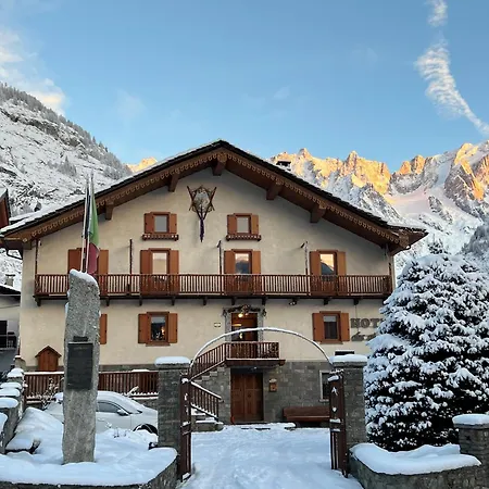 Hotel-Des-Glaciers-Courmayeur-Exterior