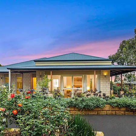 Northam-Holiday-Park-Exterior