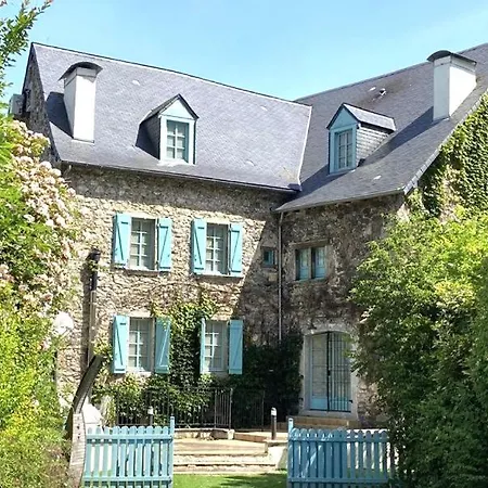 Le-Mouton-Bleu-Bed-Breakfast-Accous-Exterior