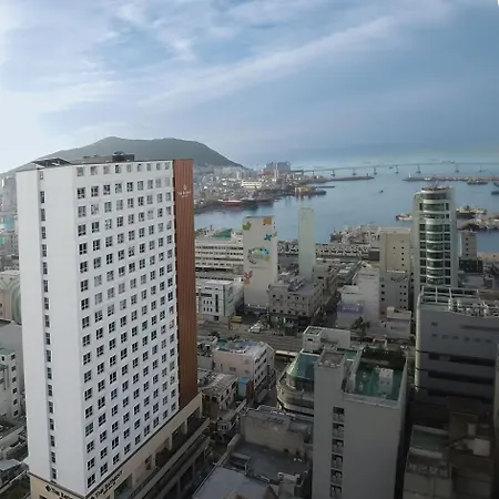 Cotice-The-Bridge-Hotel-Busan-Skyline
