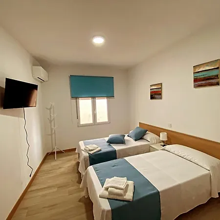 Hostal-El-Olivo-Mora-Room