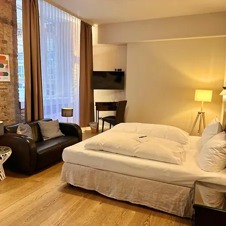 Cinderella-Kreuzberg-Hotel-Berlin-Room