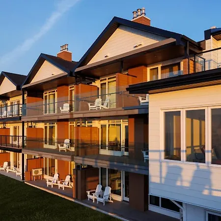 La-Pinsonniere-Aparthotel-La-Malbaie-Exterior