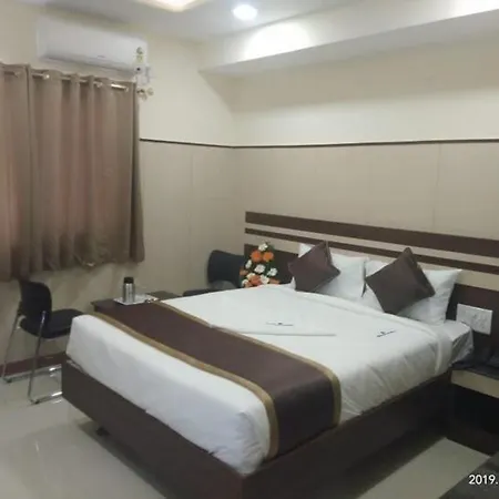 Anand-Regency-Majestic-Hotel-Bangalore-Beds