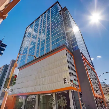 Phoenix-In-Downtown-Phoenix-Exterior