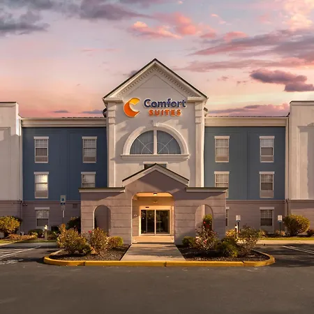 Comfort-Suites-East-Brunswick-South-River-Exterior
