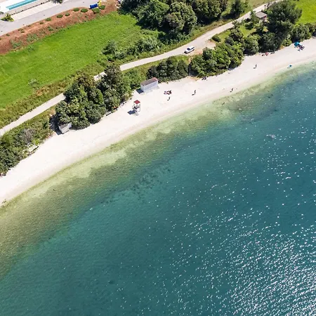 Residence-Superior-Del-Mar-Banjole-Exterior