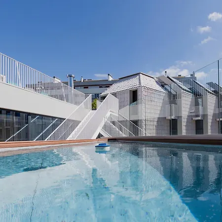 Studentville-Central-Lisbon-Exterior