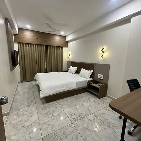 Hotel-Fun-N-Food-Bhuj-Exterior