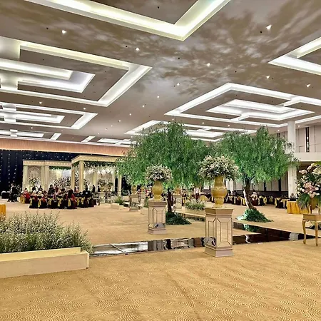 Hotel-Santika-Mega-City-Bekasi-Exterior