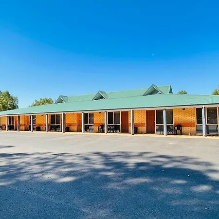 Drakesbrook-Hotel-Waroona-Exterior