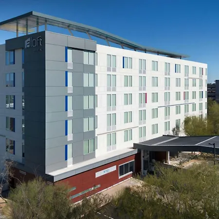 Aloft-Phoenix-Airport-Exterior
