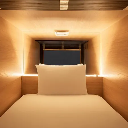 Zedwell-Capsule-Hotel-Piccadilly-Circus-London-Beds