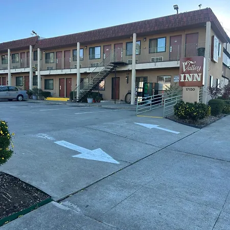 Valley-Inn-Castro-Valley-Exterior