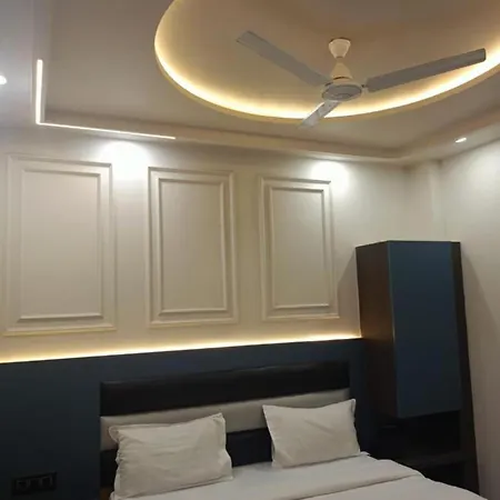 Hotel-The-C-G-Villa-Just-A-Minute-Away-From-New-Delhi-Railway-Station-And-Connaught-Palace-Facilities