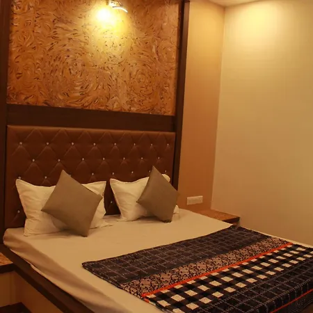 Hotel-Skylark-Vapi-Beds