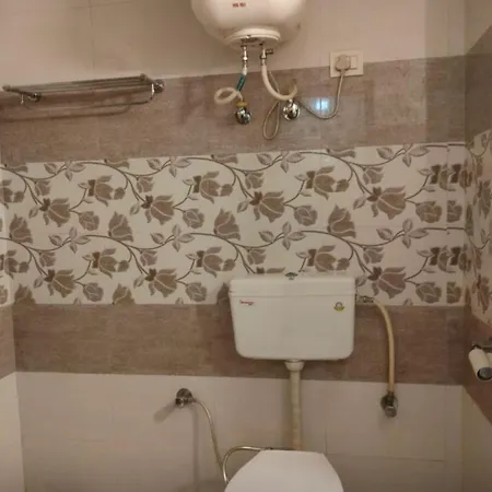 Orang-Lodge-Rishikesh-Toilets