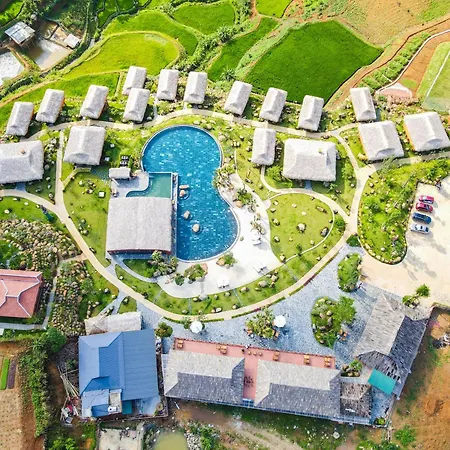 An-Lavita-Cham-Ta-Lao-Exterior