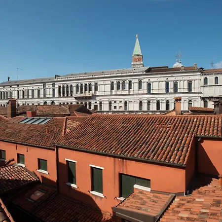 Casa-Kirsch-Bed-Breakfast-Venice-Exterior