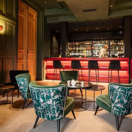 Best-Western-Premier-Hotel-De-La-Cite-Royale-Loches-Interior