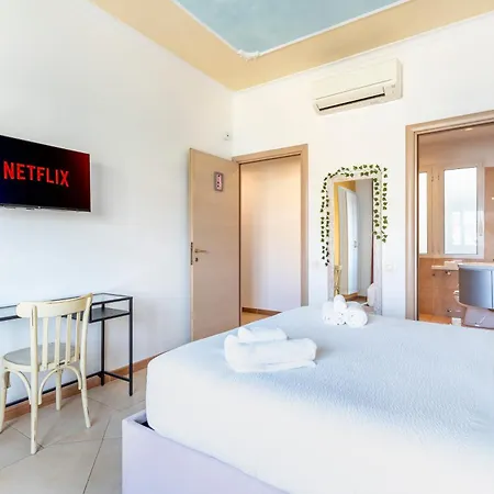 Gregorio-VII-Deliziosa-Sistemazione-A-Due-Passi-Da-San-Pietro-Rome-Room