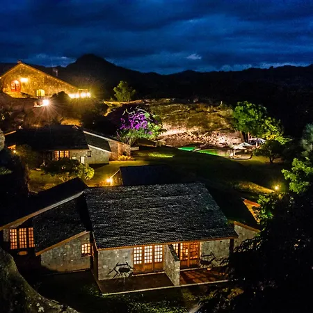 Le-Relais-De-La-Reine-De-LIsalo-Hotel-Ranohira-Amenities
