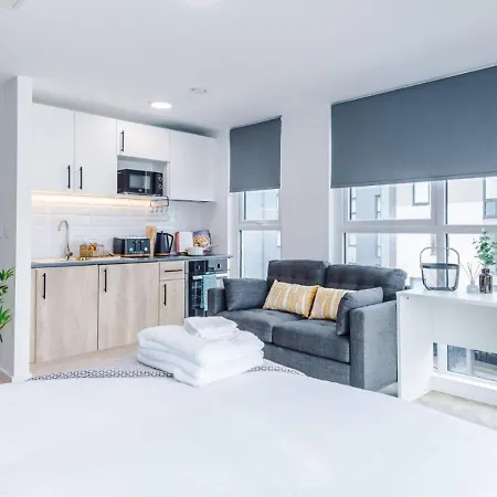 City-Studios-Preston-Room