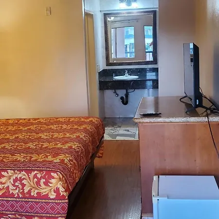 El-Rio-Motel-Glendale-Room