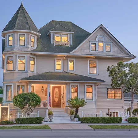 The-Charles-Pacific-Grove-Bed-Breakfast-Exterior