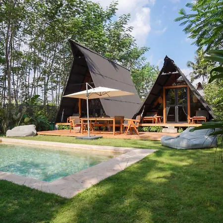 Villa-Verde-The-Garden-Kejayan-Exterior