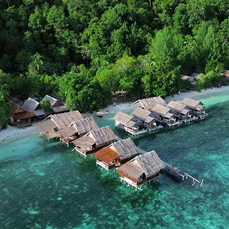 Gibran-Divers-Guest-House-Kri-Nature