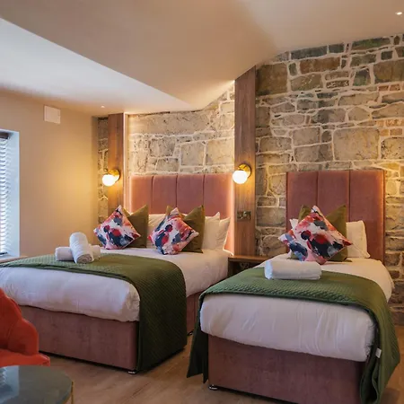 The-Woodquay-Townhouse-Hotel-Galway-Room