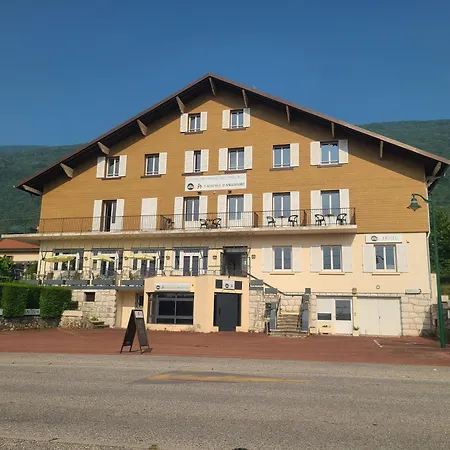 Auberge-Anglefort-Exterior