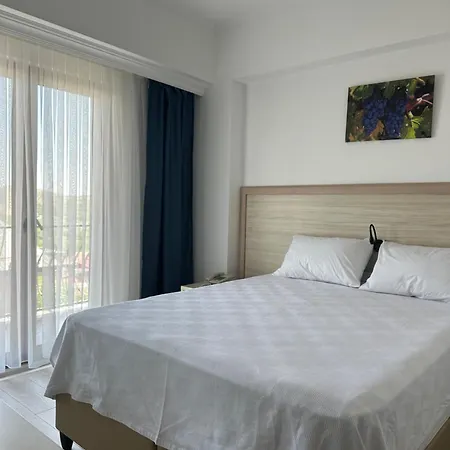 The-Yuecedag-Hotel-Arapkir-Beds