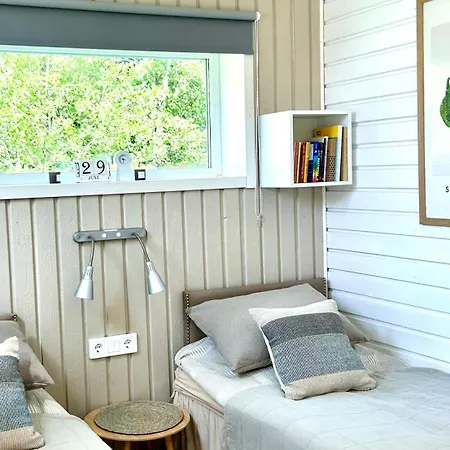 Lilla-Huset-Bed-Breakfast-Countryside-Guesthouse-Free-Parking-Orebro-Room