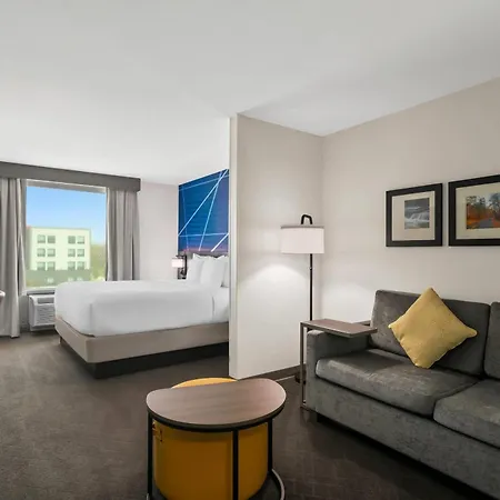 Comfort-Suites-Bentonville-Rogers-Room