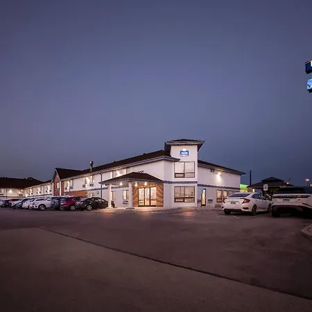 Days-Inn-By-Wyndham-Mitchell-Sd-Exterior