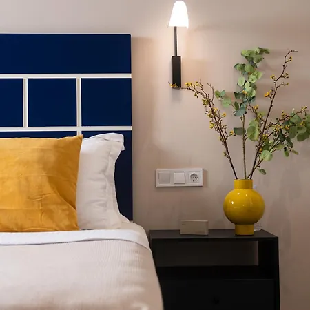 Living-Yard-Thissio-Athens-Beds