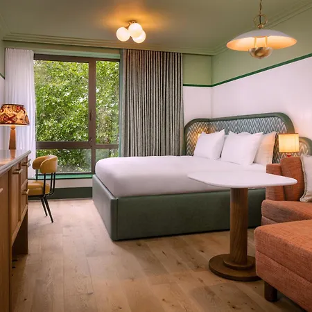 The-July-London-Victoria-Hotel-Room