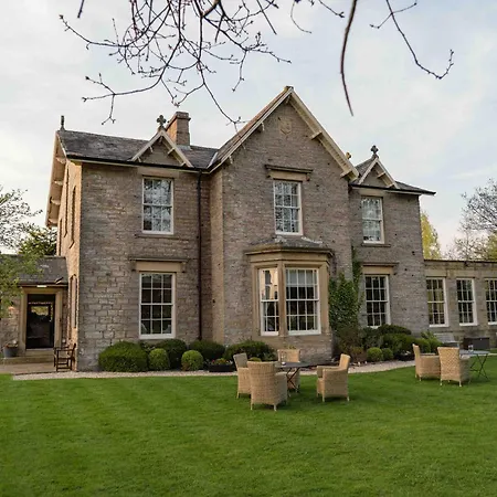 Yorebridge-House-Bainbridge-Exterior