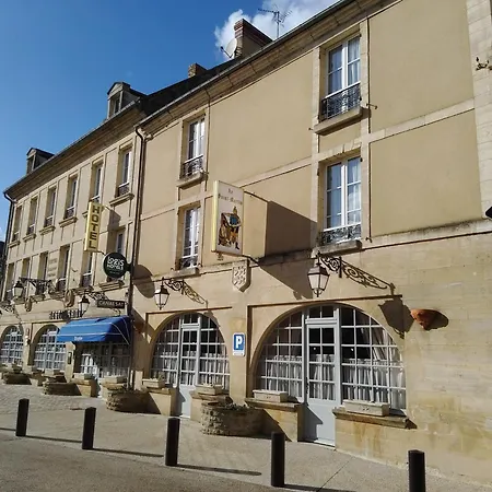 Hostellerie-Saint-Martin-Logis-Hotel-Et-Restaurant-Creully-sur-Seulles-Exterior