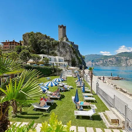 Hotel-Castello-Lake-Front-Malcesine-Exterior