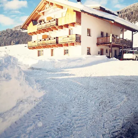 Peterlan-Hof-Villa-Dobbiaco-Exterior