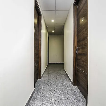 Hotel-O-Golden-Cafe-Chennai-Corridors